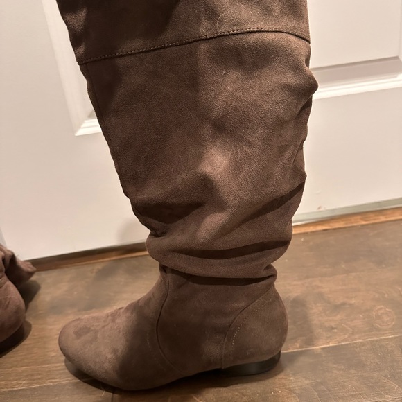 Brown boots - Picture 8 of 8